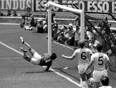 Πέθανε ο Γκόρντον Μπανκς: Ο άνθρωπος που έκανε την επέμβαση του αιώνα στην κεφαλιά του Πελέ